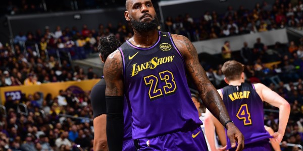 詹姆斯正在为自己的第23个赛季做准备，首要任务是从膝盖伤势中恢复