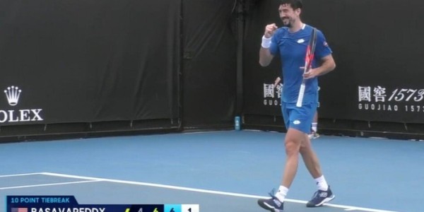 抢十不是抢七！澳网尴尬一幕：球员记错规则提前庆祝，最终遭逆转|奥夫纳|决胜盘|巴塞罗那|赛制|巴萨瓦雷迪_新浪体育_新浪新闻