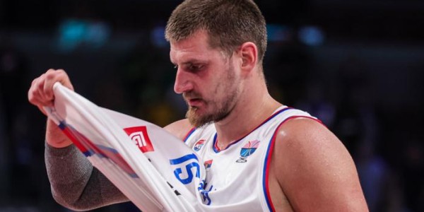 官方网站-媒体人炮轰塞尔维亚主帅：他应为出局负责 执教比赛就像开车睡觉