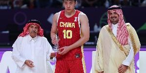 娱乐平台-媒体人：后仰金鸡独立成王俊杰招牌动作 亚洲杯对他自信提升巨大