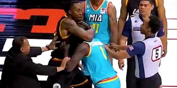 Haynes：因霍华德&amp;amp;amp;芬森均为新秀尚在适应比赛强度 予以警告不禁赛