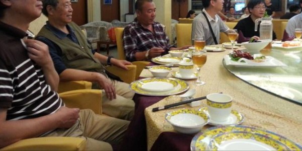 开云体育-昨天同学聚会，通知28人，实到9人，不愿参加的人内心要过这道坎