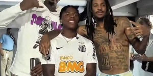 官方网站-谁更像粉丝？甲亢哥偶遇莫兰特&amp;amp;小贾 用的还是三折叠